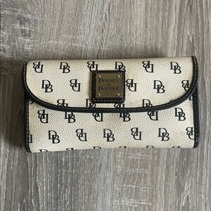 Dooney & Bourke Black and Cream wallet
